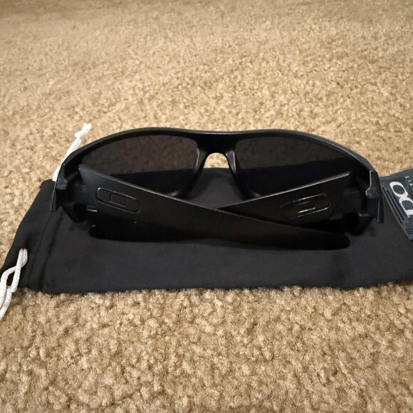 ( OO9014 ) Oakley Gascan Black Matte Frame Black Lens - Picture 4 of 8